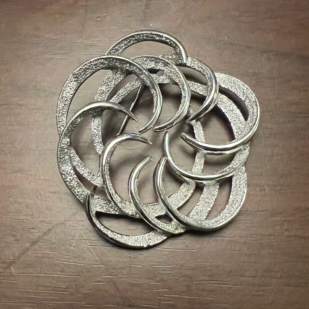 Sarah Coventry "Starburst" silver-tone brooch